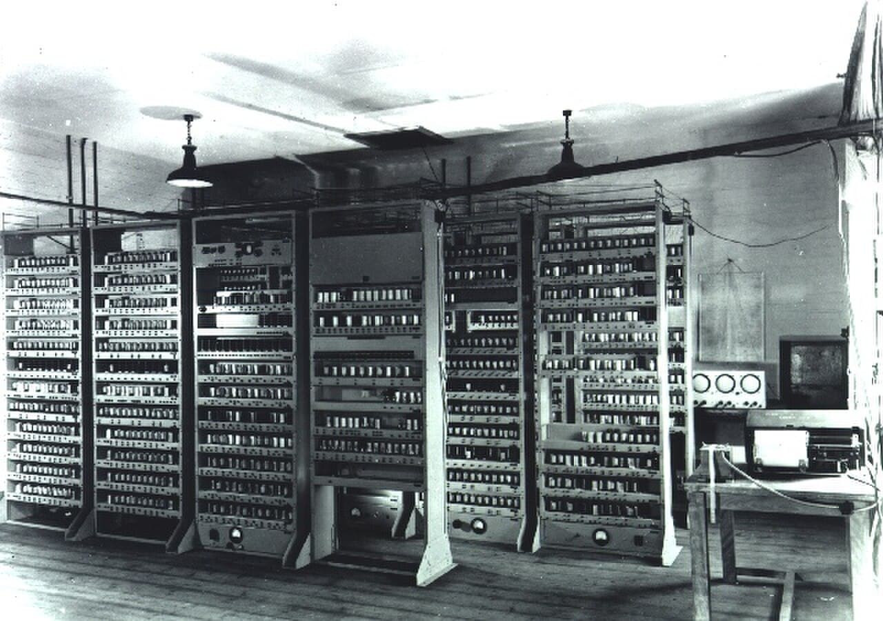 EDSAC at Cambridge (1948)